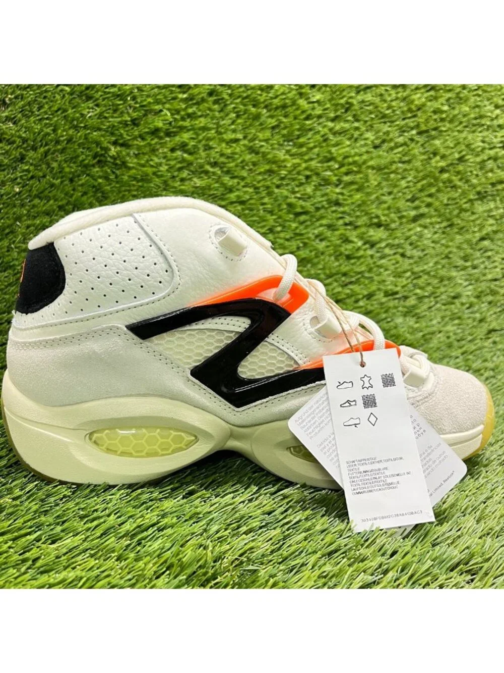 Reebok Question Pump Universe Mens Size 7.5 Ivory Black Basketball Shoes Sneaker